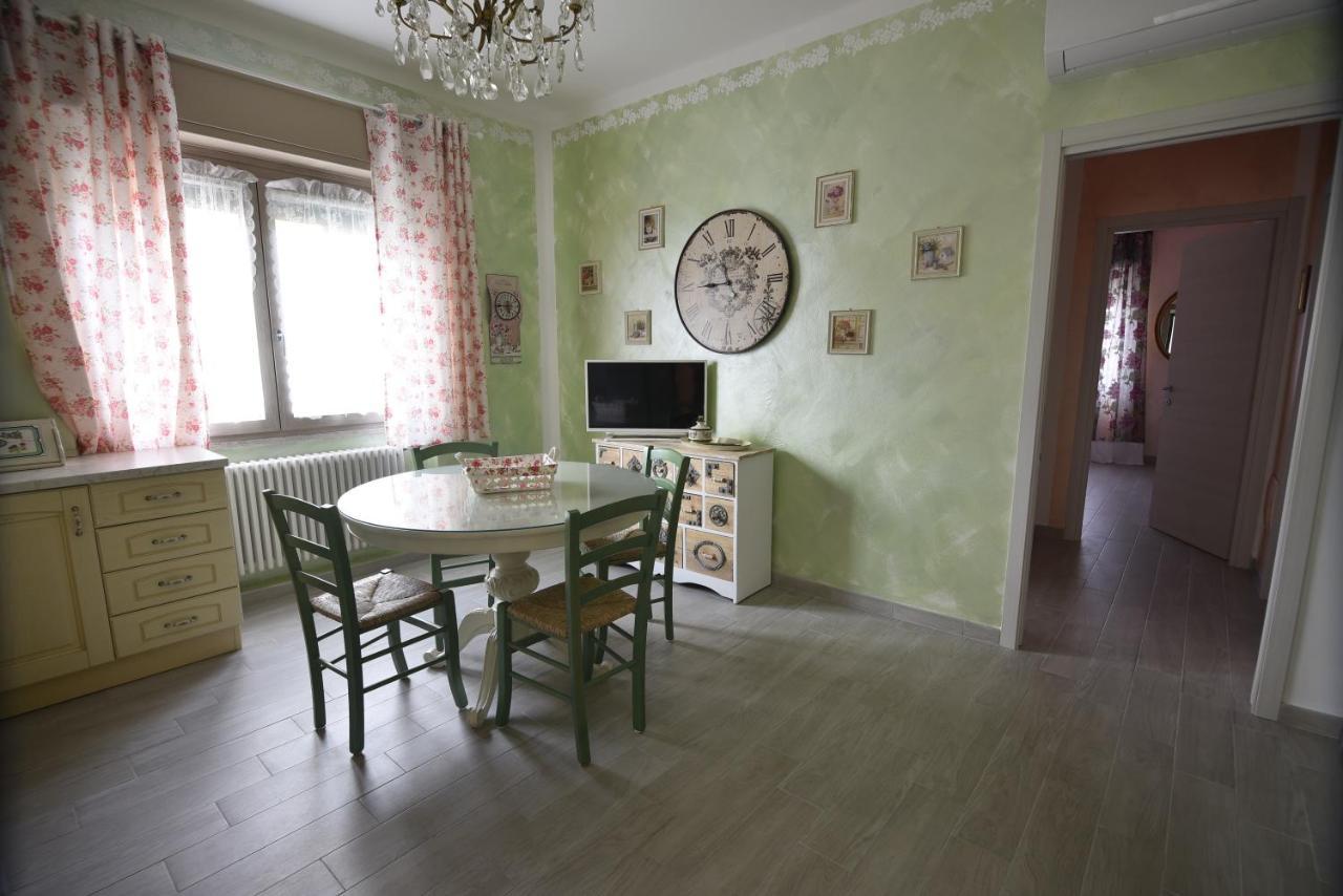 Le Bouganville Apartment Ντεζεντσάνο ντελ Γκάρντα Εξωτερικό φωτογραφία