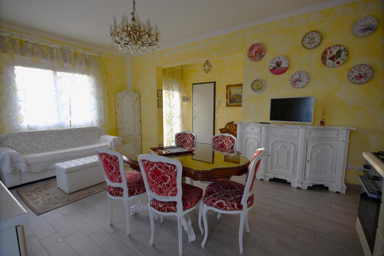 Le Bouganville Apartment Ντεζεντσάνο ντελ Γκάρντα Εξωτερικό φωτογραφία