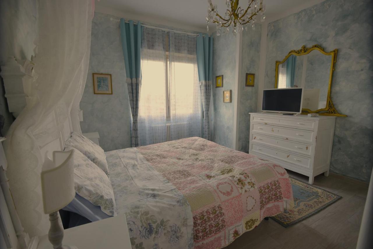 Le Bouganville Apartment Ντεζεντσάνο ντελ Γκάρντα Εξωτερικό φωτογραφία