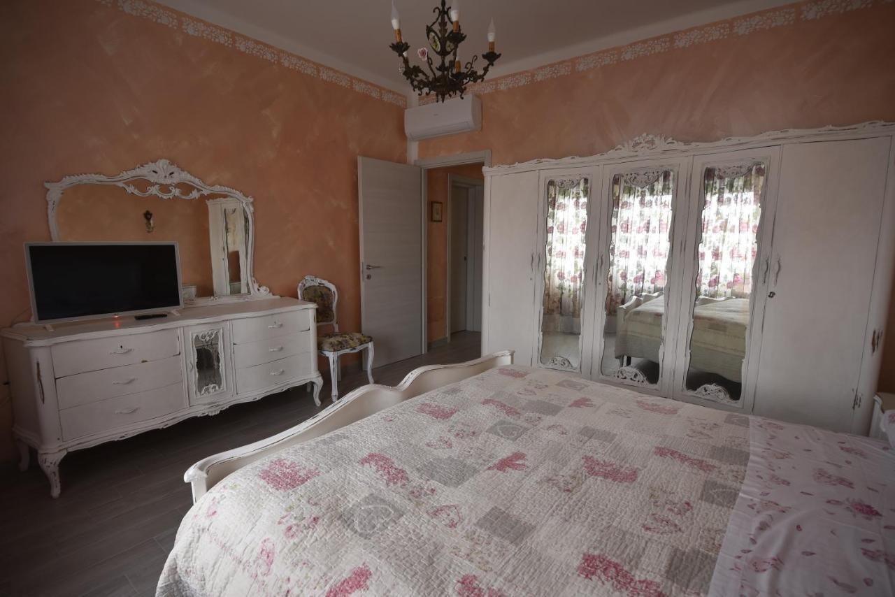 Le Bouganville Apartment Ντεζεντσάνο ντελ Γκάρντα Εξωτερικό φωτογραφία