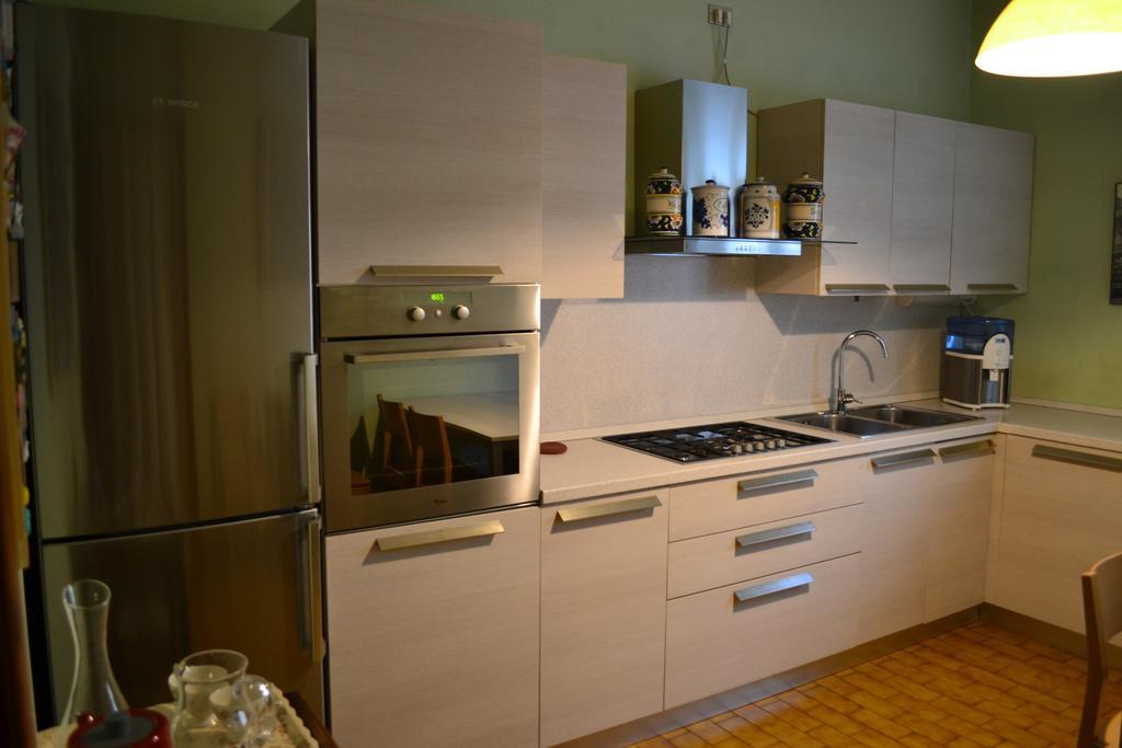 Le Bouganville Apartment Ντεζεντσάνο ντελ Γκάρντα Εξωτερικό φωτογραφία
