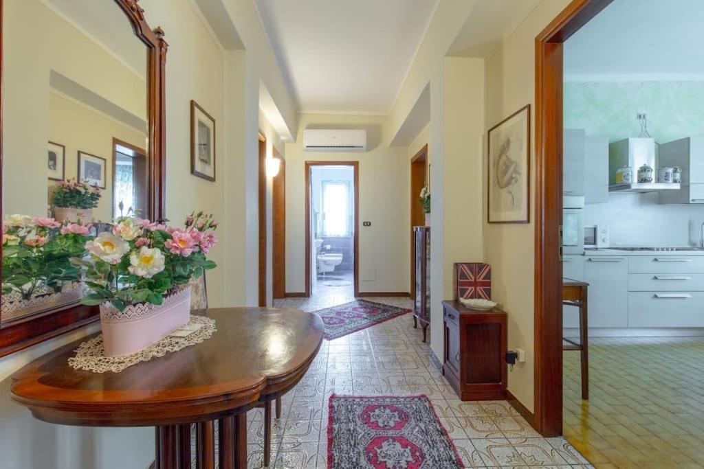 Le Bouganville Apartment Ντεζεντσάνο ντελ Γκάρντα Εξωτερικό φωτογραφία