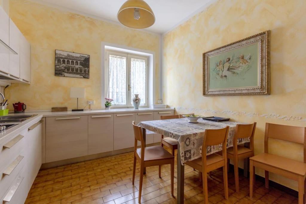 Le Bouganville Apartment Ντεζεντσάνο ντελ Γκάρντα Εξωτερικό φωτογραφία