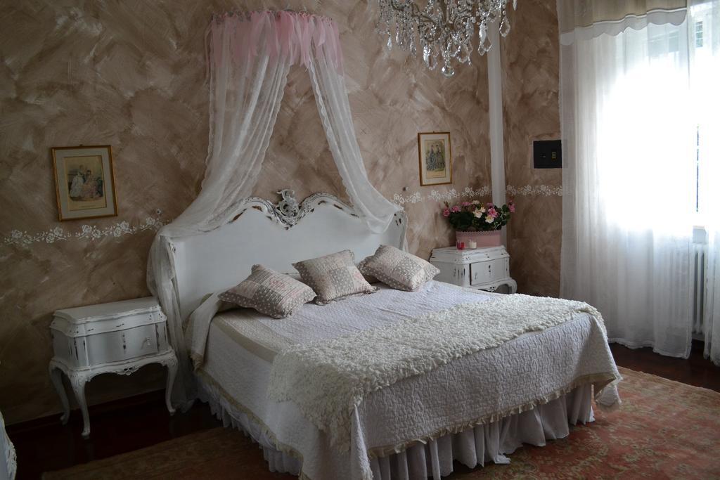 Le Bouganville Apartment Ντεζεντσάνο ντελ Γκάρντα Δωμάτιο φωτογραφία
