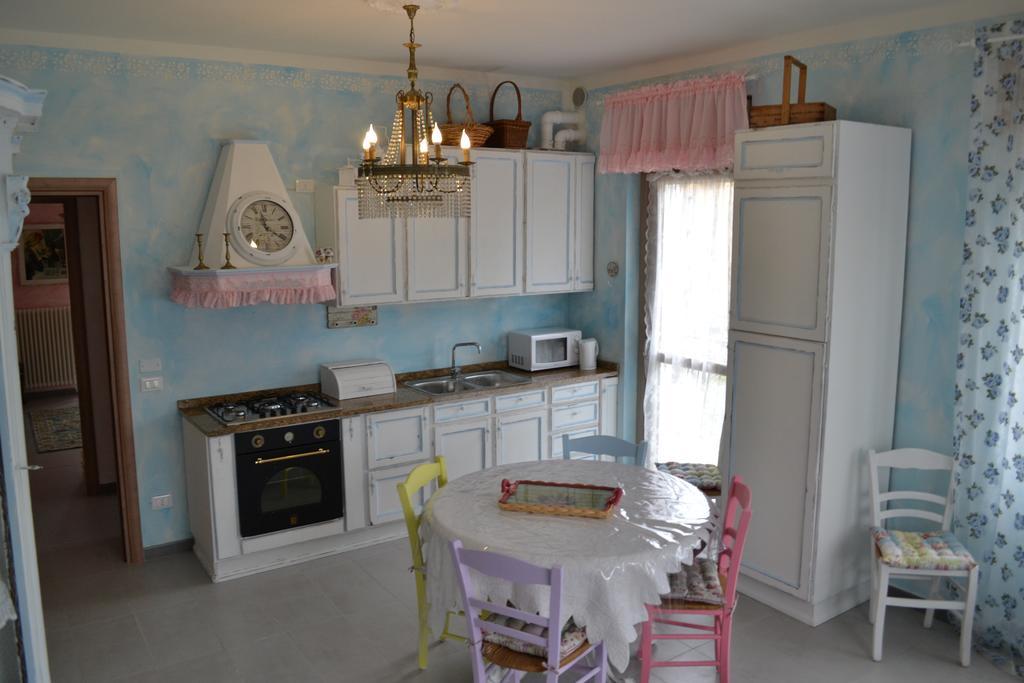 Le Bouganville Apartment Ντεζεντσάνο ντελ Γκάρντα Εξωτερικό φωτογραφία