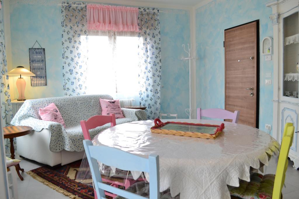 Le Bouganville Apartment Ντεζεντσάνο ντελ Γκάρντα Εξωτερικό φωτογραφία