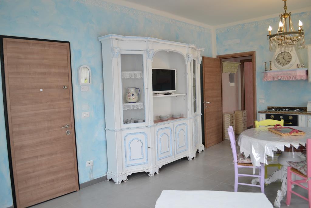 Le Bouganville Apartment Ντεζεντσάνο ντελ Γκάρντα Εξωτερικό φωτογραφία