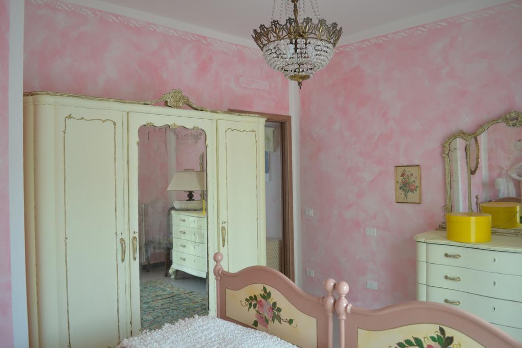 Le Bouganville Apartment Ντεζεντσάνο ντελ Γκάρντα Εξωτερικό φωτογραφία