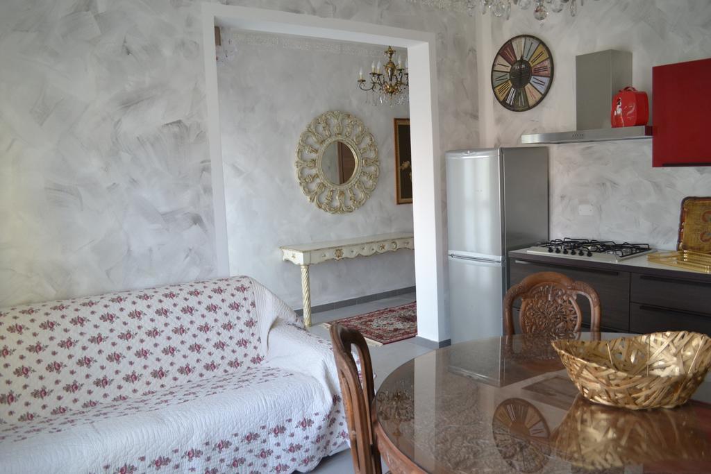 Le Bouganville Apartment Ντεζεντσάνο ντελ Γκάρντα Εξωτερικό φωτογραφία