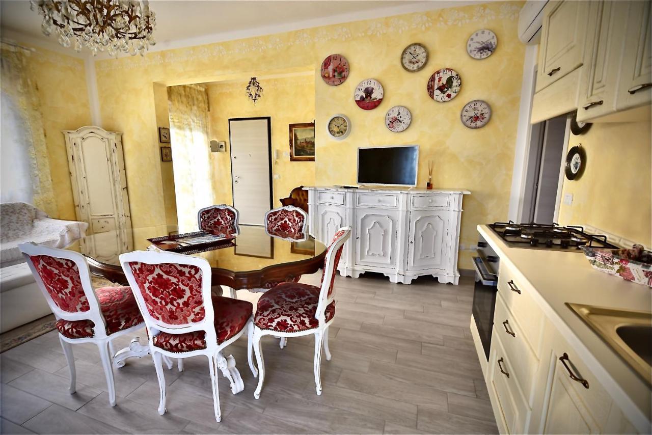 Le Bouganville Apartment Ντεζεντσάνο ντελ Γκάρντα Εξωτερικό φωτογραφία